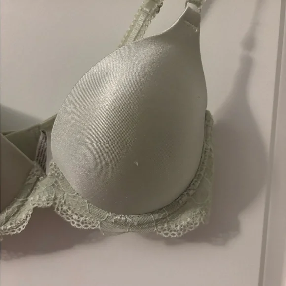 Wacoal Petite Embrace Lace Push-Up Bra, Sz 36A - Picture 3 of 5